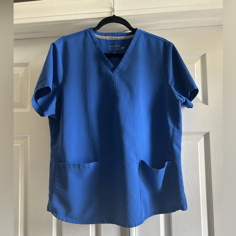 Fabletics Women's Blue Short Sleeve Scrub Top